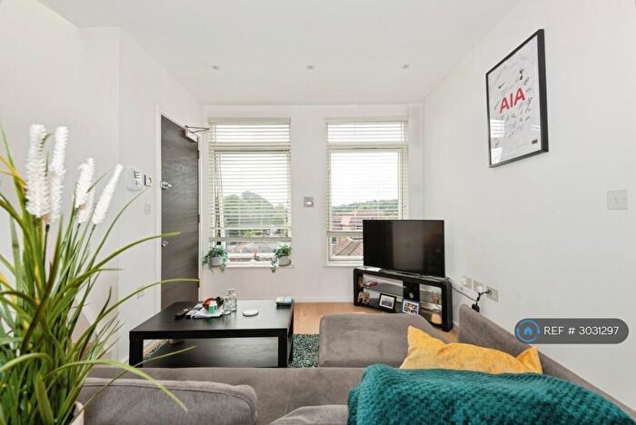 1 Bedroom Flat To Rent In Decimal Court, Purley, CR8