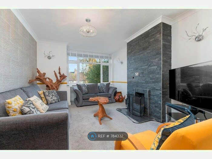 3 Bedroom Semi-Detached House To Rent In Beverley Road, Whyteleafe, CR3