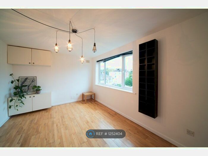 2 Bedroom Flat To Rent In Algernon Road, London SE13