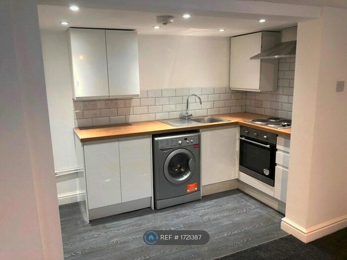 1 Bedroom Flat To Rent In Northern Grove, Manchester, M20