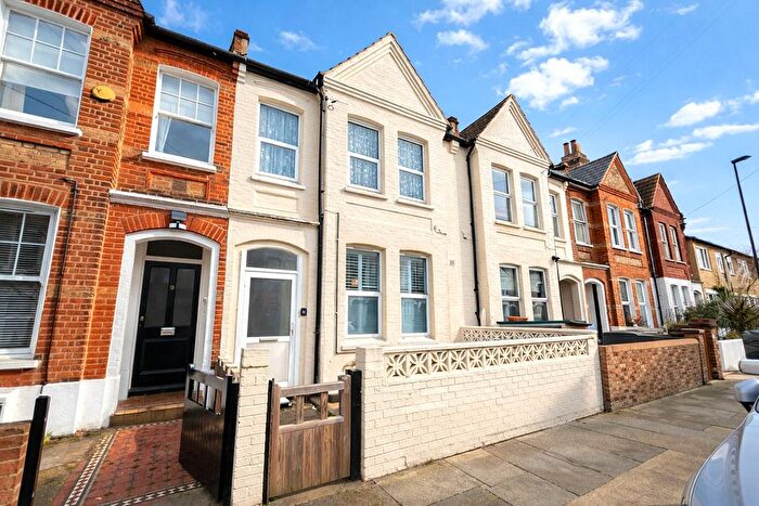 2 Bedroom Flat For Sale In Overcliff Road, Lewisham, London, SE13