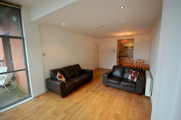 2 Bedroom Apartment To Rent In Deansgate Quay, Deansgate, Manchester, M3