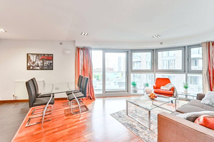 2 Bedroom Flat To Rent In Bridges Court Road, Battersea, London, SW11