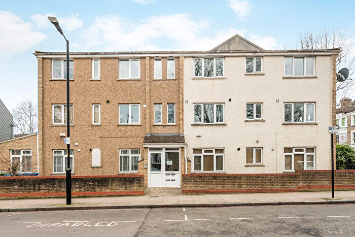 3 Bedroom Apartment To Rent In East Dulwich Grove, London, SE22