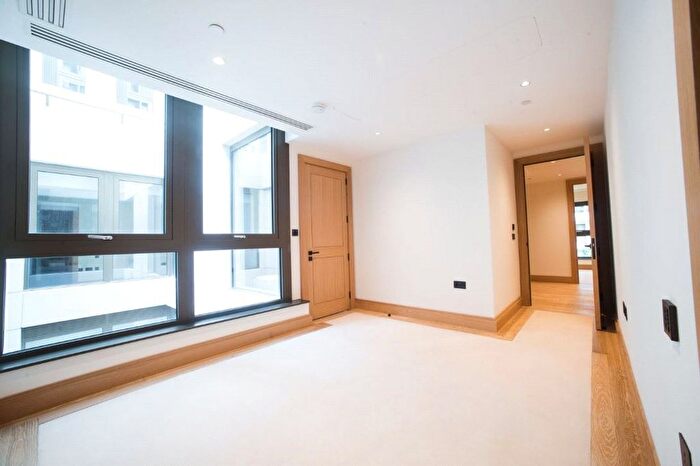 3 Bedroom Flat To Rent In Cleland House, Westminster, SW1P