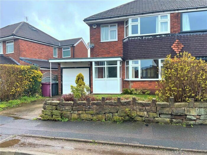 3 Bedroom Semi-Detached House To Rent In Highfields Road, Dronfield, S18