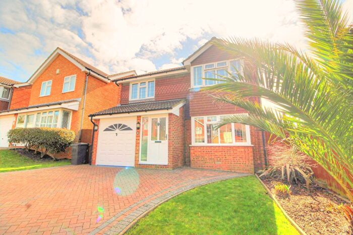 4 Bedroom Detached House For Sale In Grasmere Close, Eastbourne, BN23