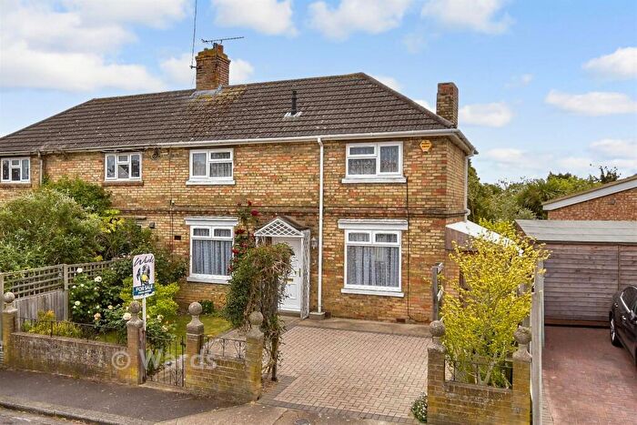 3 Bedroom Semi-Detached House For Sale In Warden Road, Rochester, Kent, ME1