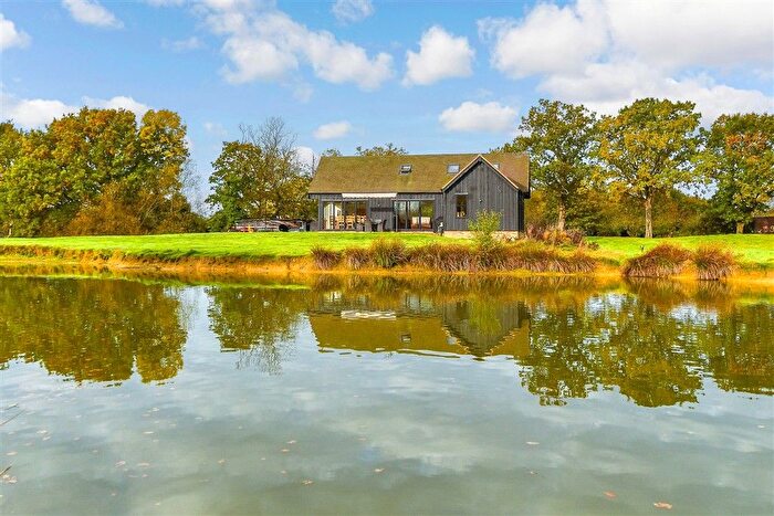 3 Bedroom Detached House For Sale In Pike Fish Lane, Paddock Wood, Tonbridge, Kent, TN12