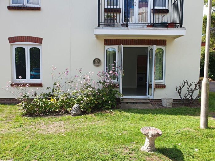 1 Bedroom Flat To Rent In Victoria Gardens, Newbury, RG14