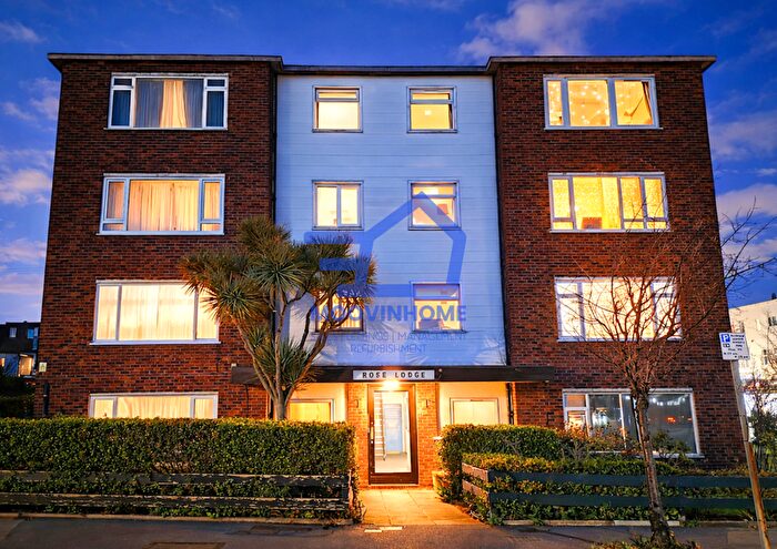 2 Bedroom Flat To Rent In Hope Lodge, High Road, South Woodford, London, E18