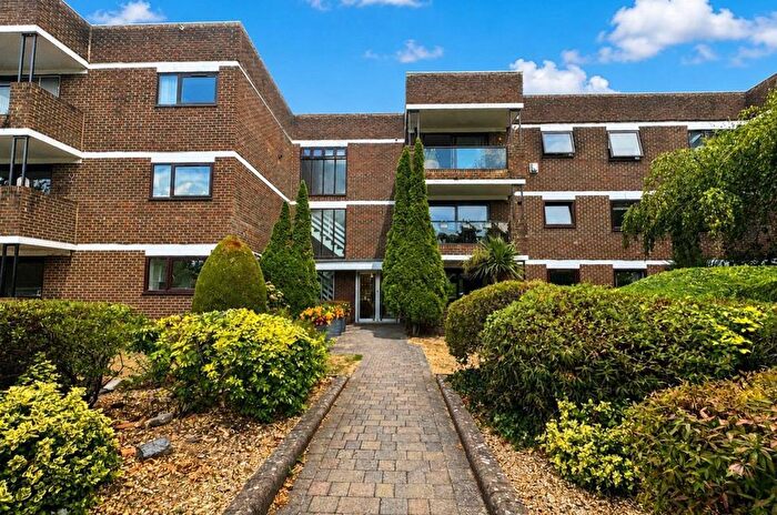 2 Bedroom Flat To Rent In Woodhurst North, Ray Mead Road, Maidenhead, SL6