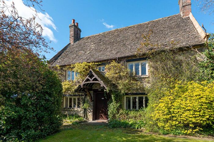 5 Bedroom Detached House For Sale In Cassington Road, Yarnton, OX5