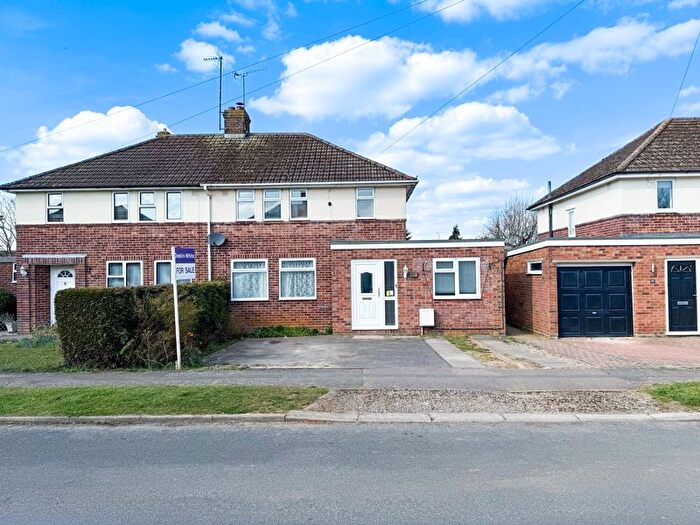 3 Bedroom Semi-Detached House For Sale In Moorhills Road, Wing, Leighton Buzzard, LU7