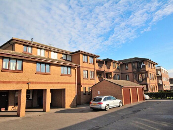 2 Bedroom Apartment For Sale In - Wimborne Road, Oakdale, Poole, BH15