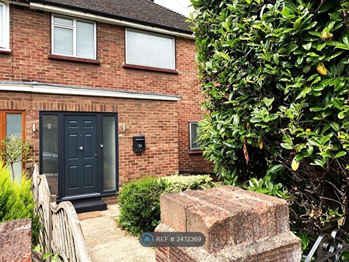 4 Bedroom Semi-Detached House To Rent In Richmond, Richmond, TW9