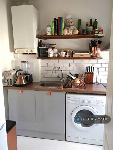 1 Bedroom Flat To Rent In Colby Road, London, SE19