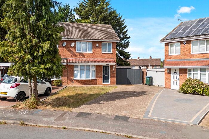 3 Bedroom Semi-Detached House For Sale In Potton Close, Willenhall, Coventry, CV3