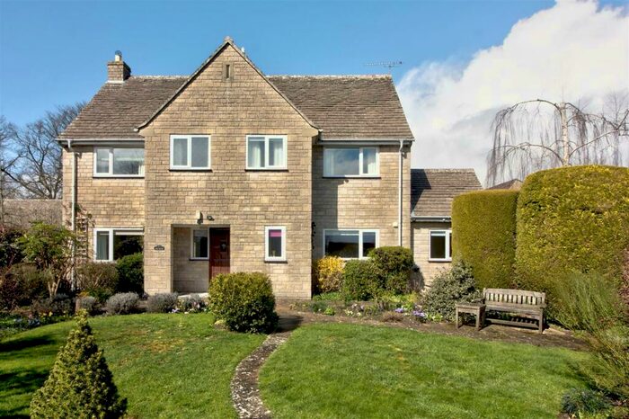 4 Bedroom Detached House For Sale In The Leaze, Chelworth, Malmesbury, SN16