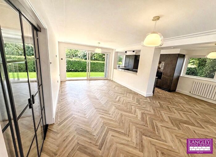 2 Bedroom Flat To Rent In Stonehaven, Beckenham, BR3