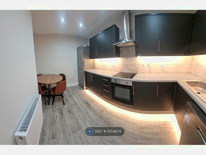 3 Bedroom Flat To Rent In Glasgow, Glasgow, G3