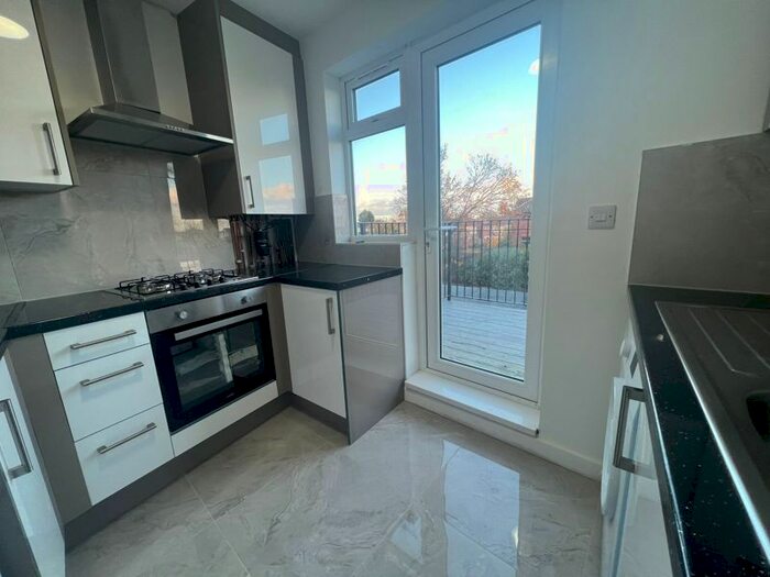 2 Bedroom Flat To Rent In Uxbridge Road, Hayes, UB4