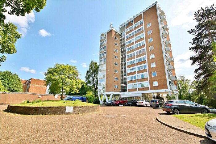 2 Bedroom Apartment To Rent In Guildford Road, Woking, Surrey, GU22