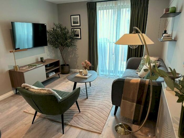 1 Bedroom Flat To Rent In Whitehall Road, Leeds, LS12