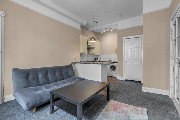 2 Bedroom Flat To Rent In Orwell Place, Haymarket, Edinburgh, EH11