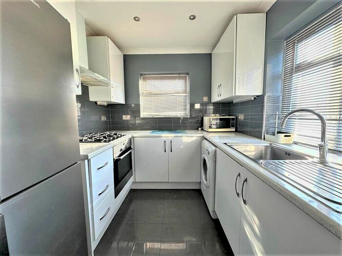 2 Bedroom Maisonette To Rent In Lansbury Drive, Hayes, UB4