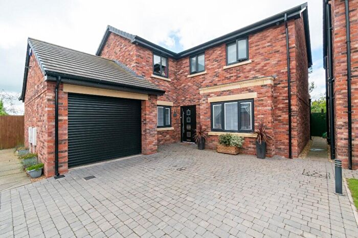 4 Bedroom Detached House For Sale In Pear Tree Close, Mere Brow, PR4