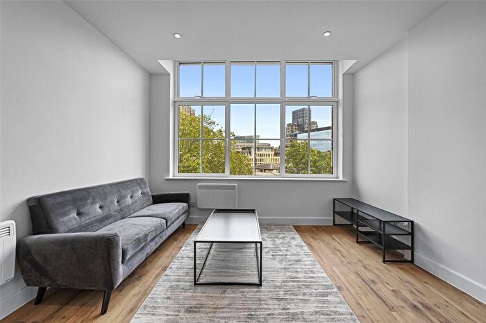 1 Bedroom Apartment To Rent In West Smithfield, London, EC1A