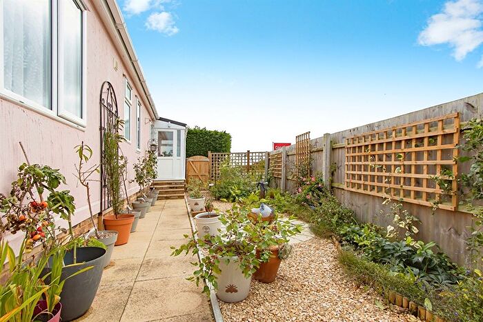 2 Bedroom Mobile/park Home For Sale In Orchard Park, West Camel, Yeovil, BA22
