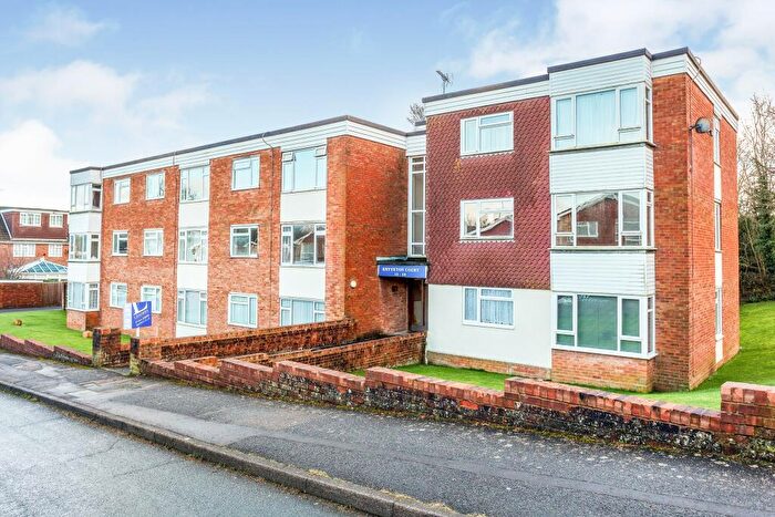 2 Bedroom Flat To Rent In Grove Road, Burgess Hill, RH15