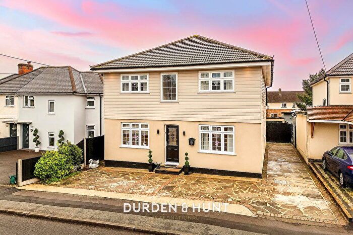 4 Bedroom Detached House For Sale In Hatch Road, Pilgrims Hatch, CM15