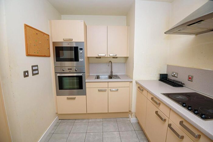 1 Bedroom Flat To Rent In Fernie Street, Jefferson Place, M4