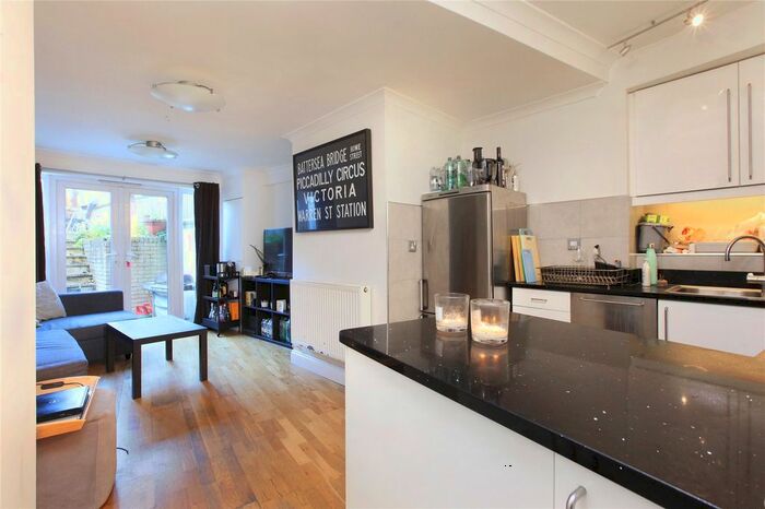 1 Bedroom Flat To Rent In Ferndale Road, Clapham North, SW4