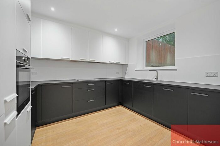 2 Bedroom Flat To Rent In Cumberland Road, London, W3