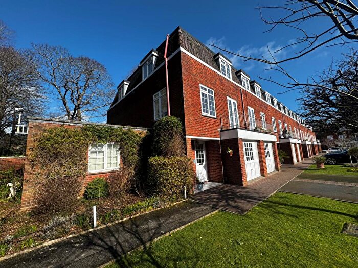 3 Bedroom Town House To Rent In The Boltons, Portarlington Close, Westbourne, BH4