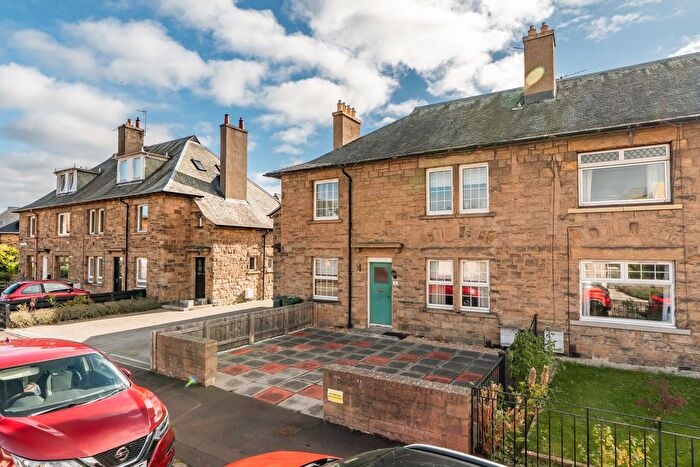 2 Bedroom Flat For Sale In Chesser Grove, Edinburgh, EH14