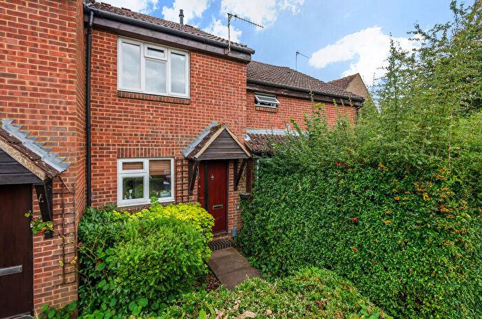 2 Bedroom Terraced House To Rent In Burpham, Guildford, GU4