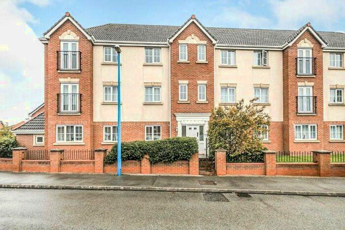 2 Bedroom Flat To Rent In Tinsley Avenue, Cradley Heath, West Midlands, B64