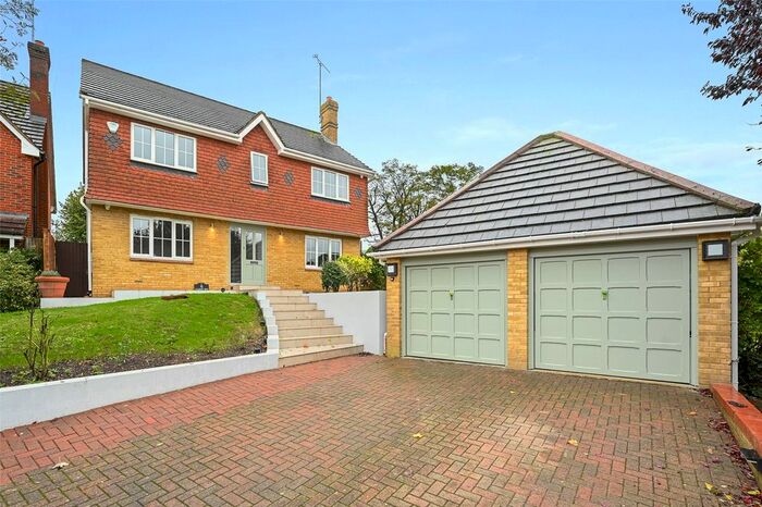 4 Bedroom Detached House To Rent In Carew Way, Watford, Hertfordshire, WD19
