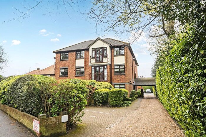 3 Bedroom Flat To Rent In The Rutts, Bushey Heath, Bushey, WD23