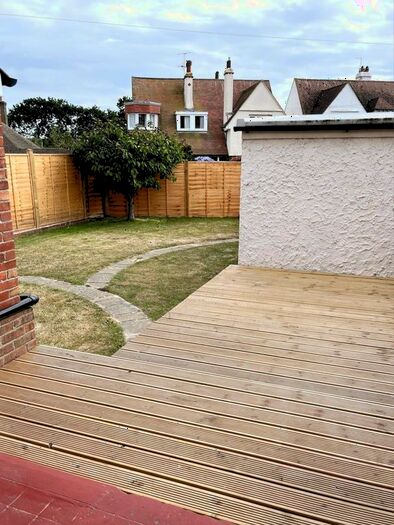 2 Bedroom Flat To Rent In Collington Avenue, Bexhill-On-Sea, TN39