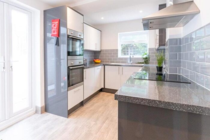 6 Bedroom Terraced House To Rent In Stansted Road, Southsea, Hampshire, PO5