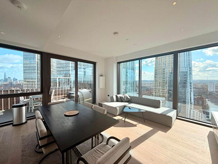 2 Bedroom Flat To Rent In The Modern, Viaduct Gardens, London, SW11