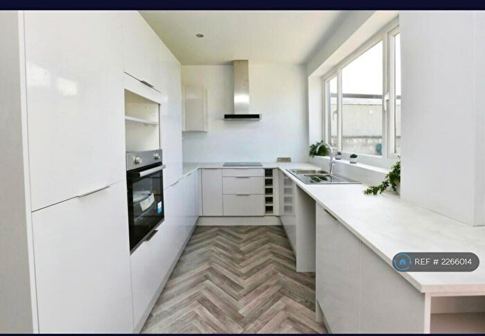 3 Bedroom Semi-Detached House To Rent In Fareham Road, Gosport, PO13