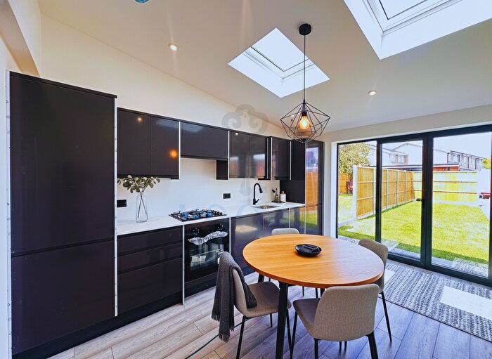 1 Bedroom End Terrace House For Sale In Northumberland Crescent, Feltham, TW14