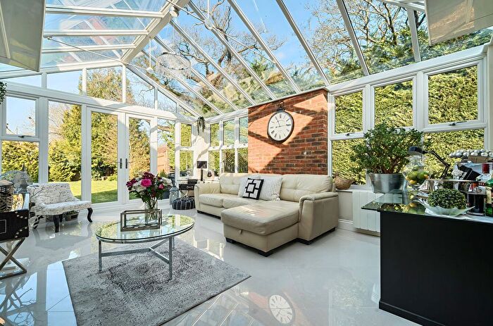 3 Bedroom Detached House For Sale In Willowside, Woodley, Reading, RG5